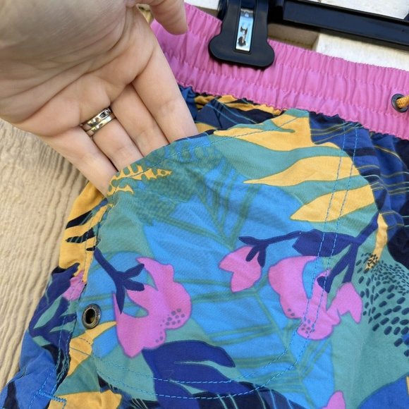 Patagonia Floral Costa Rica Baggies Shorts 3" 67087 Girl’s Size Large Unlined - Picture 4 of 7